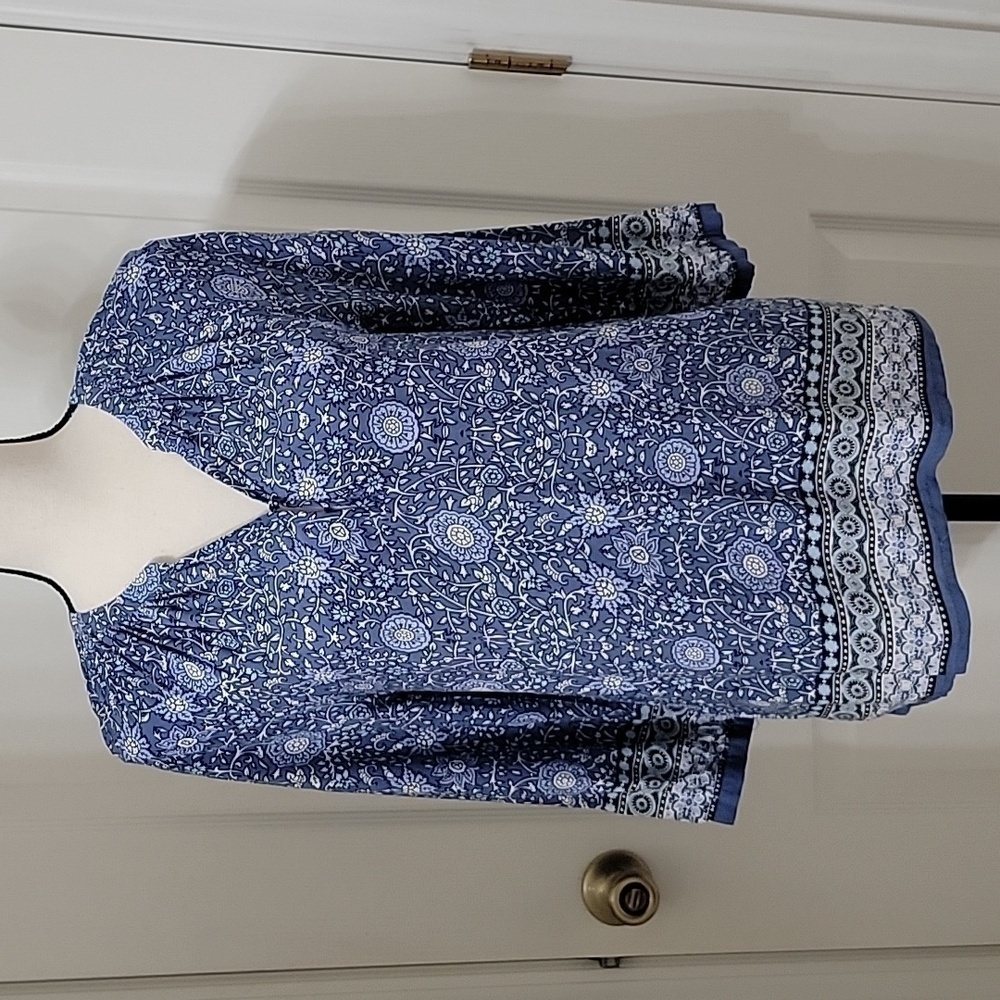 Lucy & Laurel Size S Blue Medallion Print Long Sleeve Blouse Exc. Used Condition